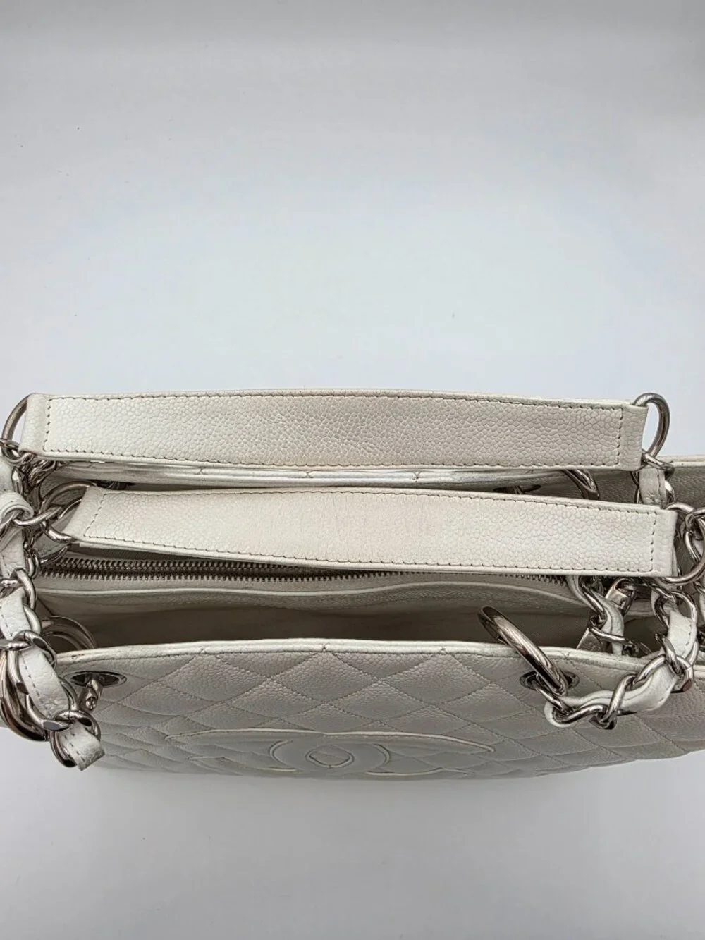 Chanel Grand Shopping Tote In White Quilted Caviar Leather - Picture 10 of 15